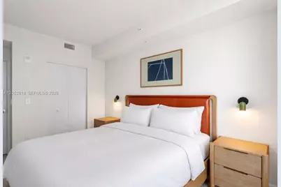 11 NE 6th St #2204, Miami, FL 33132 - Photo 14