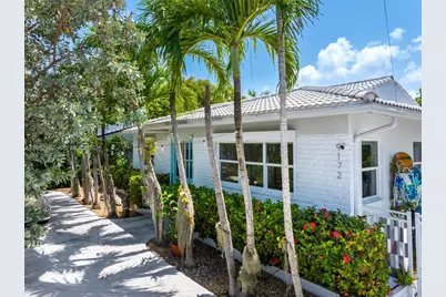 9172 Carlyle Ave, Surfside, FL 33154 - Photo 6
