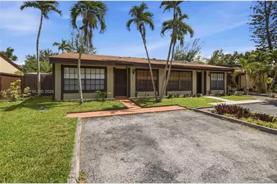 10680 Cherry Ave, Pembroke Pines, FL 33026 - Photo 1