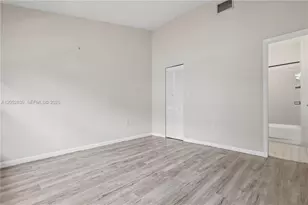 10680 Cherry Ave, Pembroke Pines, FL 33026 - Photo 22