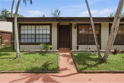 10680 Cherry Ave, Pembroke Pines, FL 33026 - Photo 34