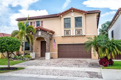 132 NE 26th Ave, Homestead, FL 33033 - Photo 2