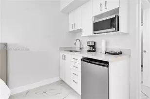 17375 Collins Ave, Sunny Isles Beach, FL 33160 - Photo 40
