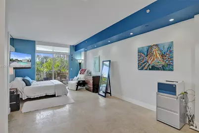 2001 Meridian Ave #308, Miami Beach, FL 33139 - Photo 8