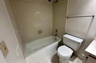 7200 NW 179th St, Hialeah, FL 33015 - Photo 14