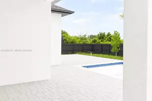 2201 NE Juanita Pl, Cape Coral, FL 33909 - Photo 32