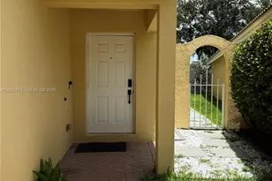 9411 NW 55th St, Sunrise, FL 33351 - Photo 2