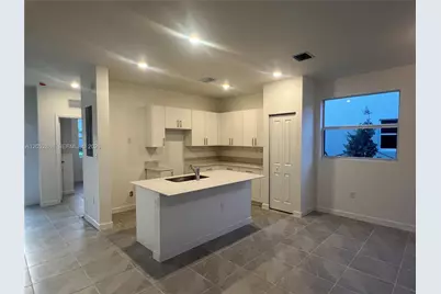 106 SE 11th Ct #106, Florida City, FL 33034 - Photo 4