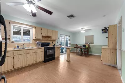 27205 SW 162nd Ct, Homestead, FL 33031 - Photo 6