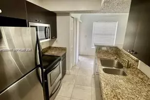 10670 SW 156th Pl, Miami, FL 33196 - Photo 10