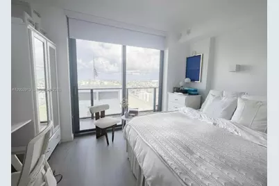 55 SW 9th St #3207, Miami, FL 33130 - Photo 12