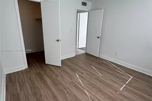 488 NW 165th St Rd, Miami, FL 33169 - Photo 12