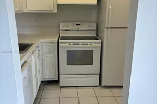 488 NW 165th St Rd, Miami, FL 33169 - Photo 6
