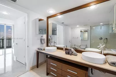495 Brickell #5705, Miami, FL 33131 - Photo 18