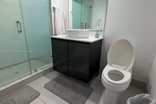 31 SE 6th St, Miami, FL 33131 - Photo 14