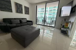 31 SE 6th St, Miami, FL 33131 - Photo 6
