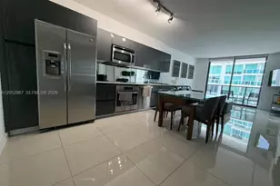 31 SE 6th St, Miami, FL 33131 - Photo 2
