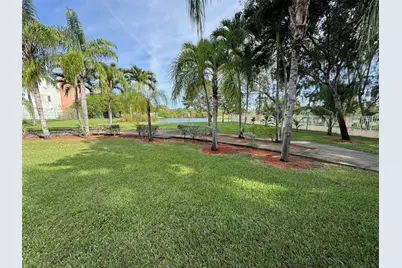 7423 NW 182nd St #7423, Hialeah, FL 33015 - Photo 14