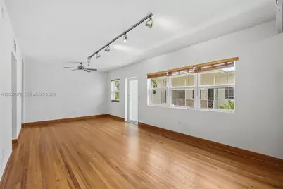 1100 Venetian Way #2B, Miami, FL 33139 - Photo 8
