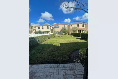 747 NE 193rd St #0, Miami, FL 33179 - Photo 2
