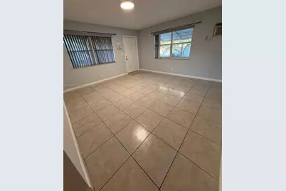 620 SW 7th Ave, Hallandale Beach, FL 33009 - Photo 16