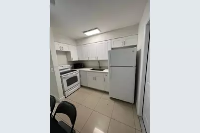 620 SW 7th Ave, Hallandale Beach, FL 33009 - Photo 4