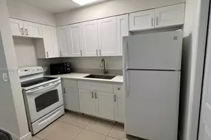 620 SW 7th Ave, Hallandale Beach, FL 33009 - Photo 4