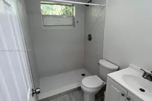 620 SW 7th Ave, Hallandale Beach, FL 33009 - Photo 8