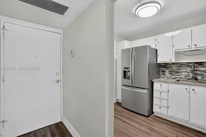1228 West Ave #1405, Miami Beach, FL 33139 - Photo 6