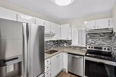 1228 West Ave #1405, Miami Beach, FL 33139 - Photo 8