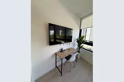 225 N Miami Ave #302, Miami, FL 33128 - Photo 2