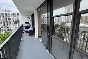 1000 Parkview Dr, Hallandale Beach, FL 33009 - Photo 24
