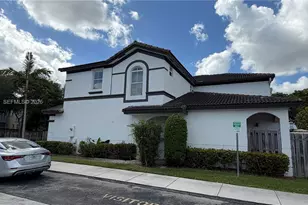 11461 NW 76th St, Doral, FL 33178 - Photo 10