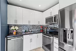 11166 NW 37th St, Sunrise, FL 33351 - Photo 8