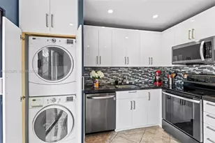 11166 NW 37th St, Sunrise, FL 33351 - Photo 10