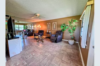 529 Fanshaw M #529, Boca Raton, FL 33434 - Photo 2
