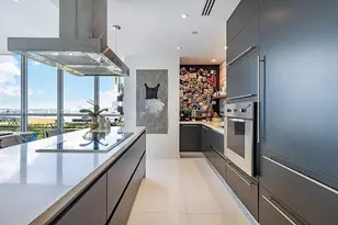 1100 Biscayne Blvd, Miami, FL 33132 - Photo 4