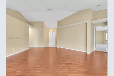 7249 NW 1st Mnr, Plantation, FL 33317 - Photo 8