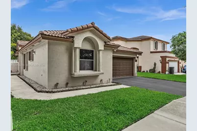 7249 NW 1st Mnr, Plantation, FL 33317 - Photo 4
