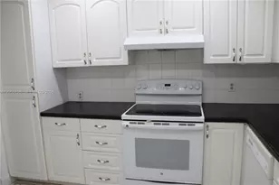 2801 NE 183rd St, Aventura, FL 33160 - Photo 18