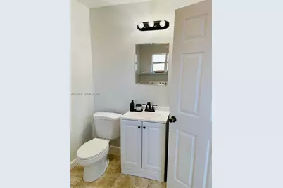 96 SE Norfolk Blvd, Stuart, FL 34997 - Photo 16