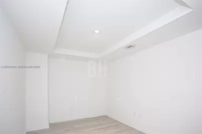 55 SW 9th St #1104, Miami, FL 33130 - Photo 4