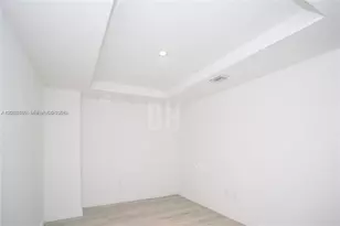 55 SW 9th St, Miami, FL 33130 - Photo 4
