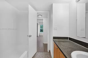 505 S Pine Island Rd, Plantation, FL 33324 - Photo 26