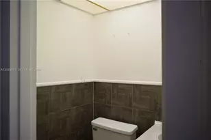 2901 NW 47th Terrace, Lauderdale Lakes, FL 33313 - Photo 10