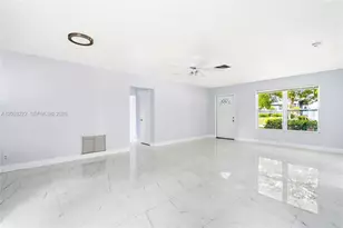 1427 Crest Dr, Lake Worth, FL 33461 - Photo 4