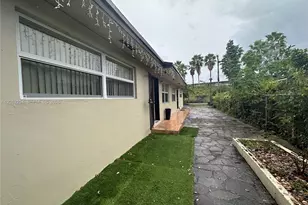 280 NW 39th St, Miami, FL 33127 - Photo 2