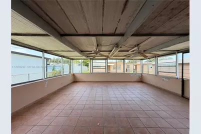 881 E 14th St, Hialeah, FL 33010 - Photo 22