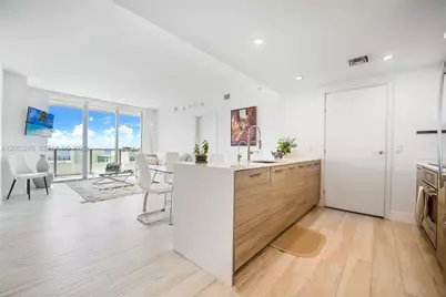 1300 Brickell Bay Dr #3004, Miami, FL 33131 - Photo 2