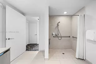 4111 S Ocean Dr, Hollywood, FL 33019 - Photo 26